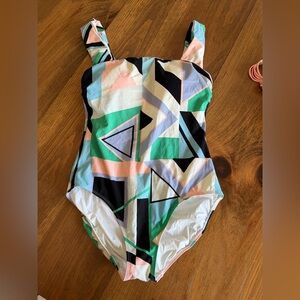 Hermoza the Marisa one-piece swimsuit in Geo Guatape Size 10 perfect condition